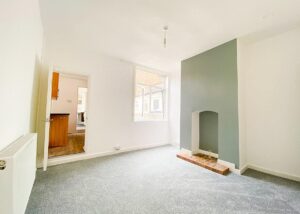 2 bed terraced to let