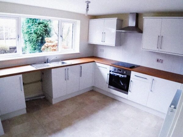 Oakwood-Place-Kitchen-600x450