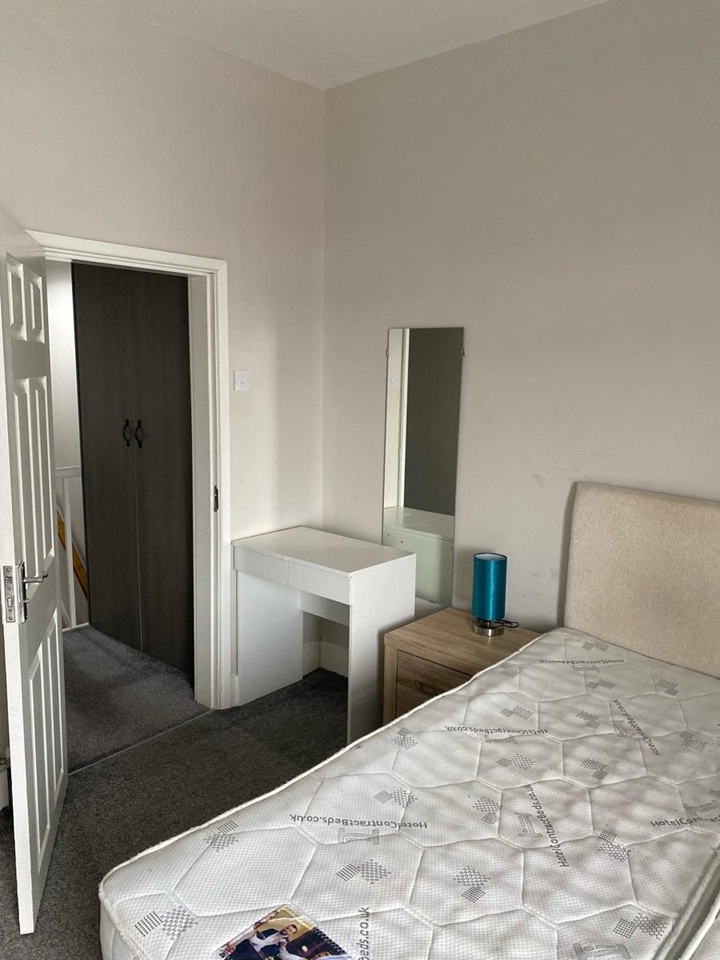 Mayer Street Bedroom 3