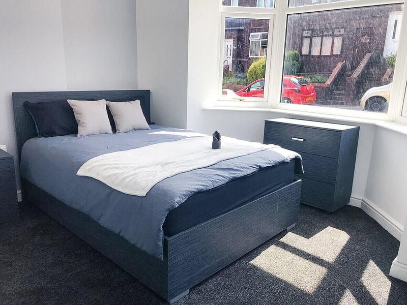 Oxford Street ST4 7EE Room 1