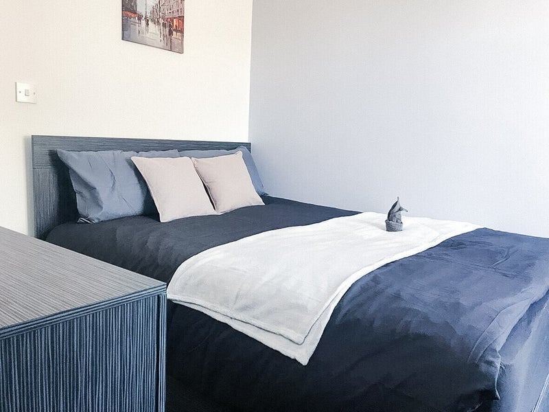 Oxford Street ST4 7EE Room 3