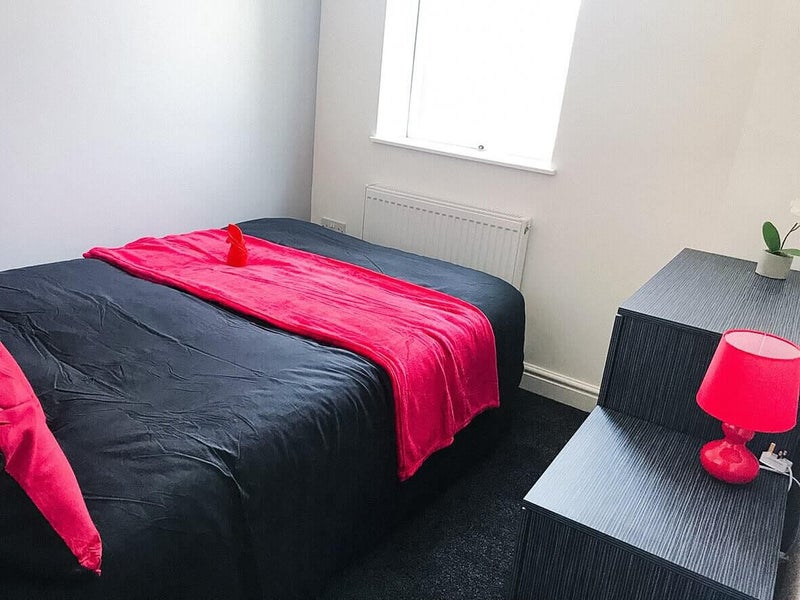 Oxford Street ST4 7EE Room 4